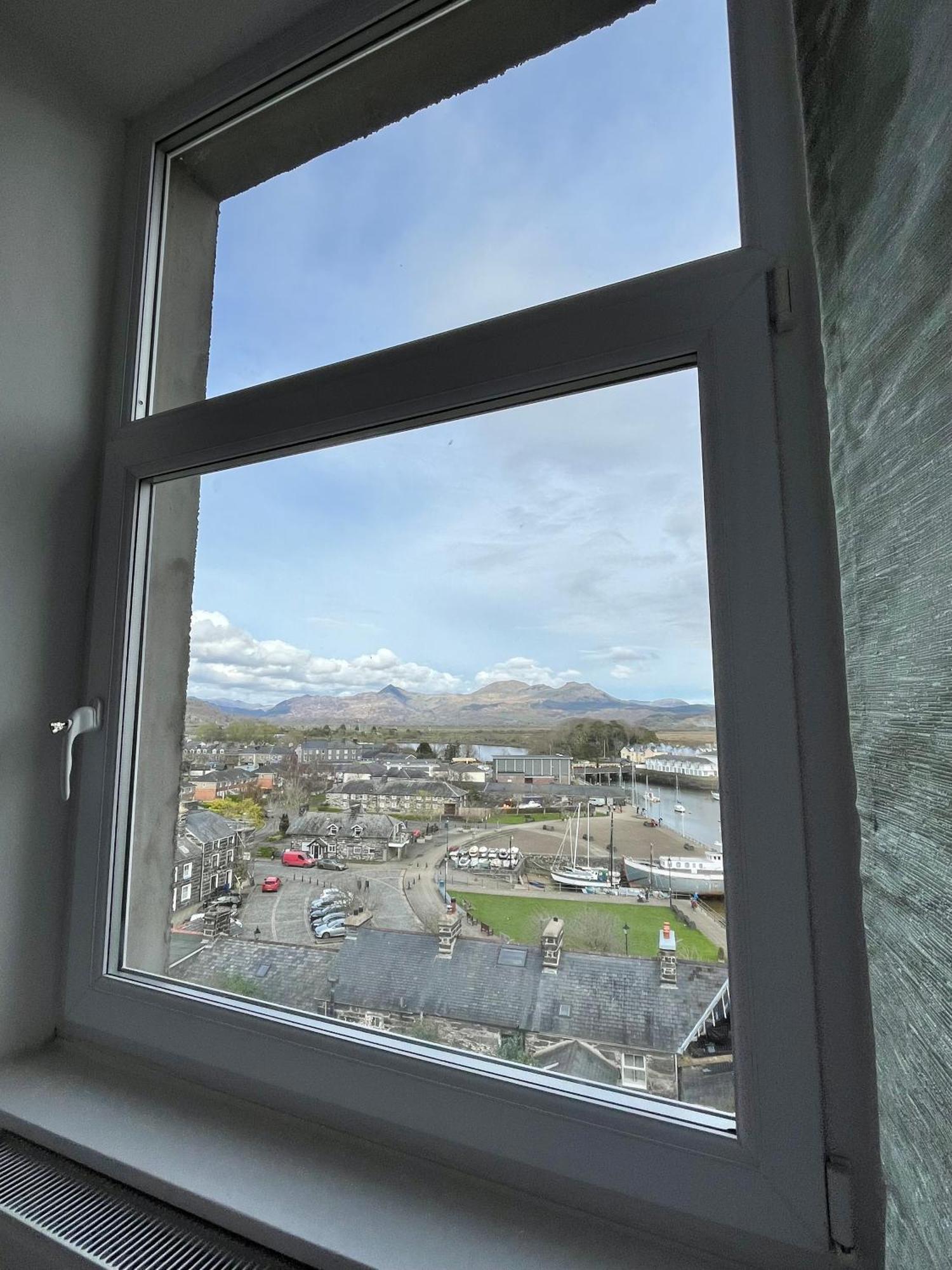 Harbour & Mountain Views, Porthmadog House, Sleeps 9, 4 Bedrooms, Two And Half Bathrooms Экстерьер фото