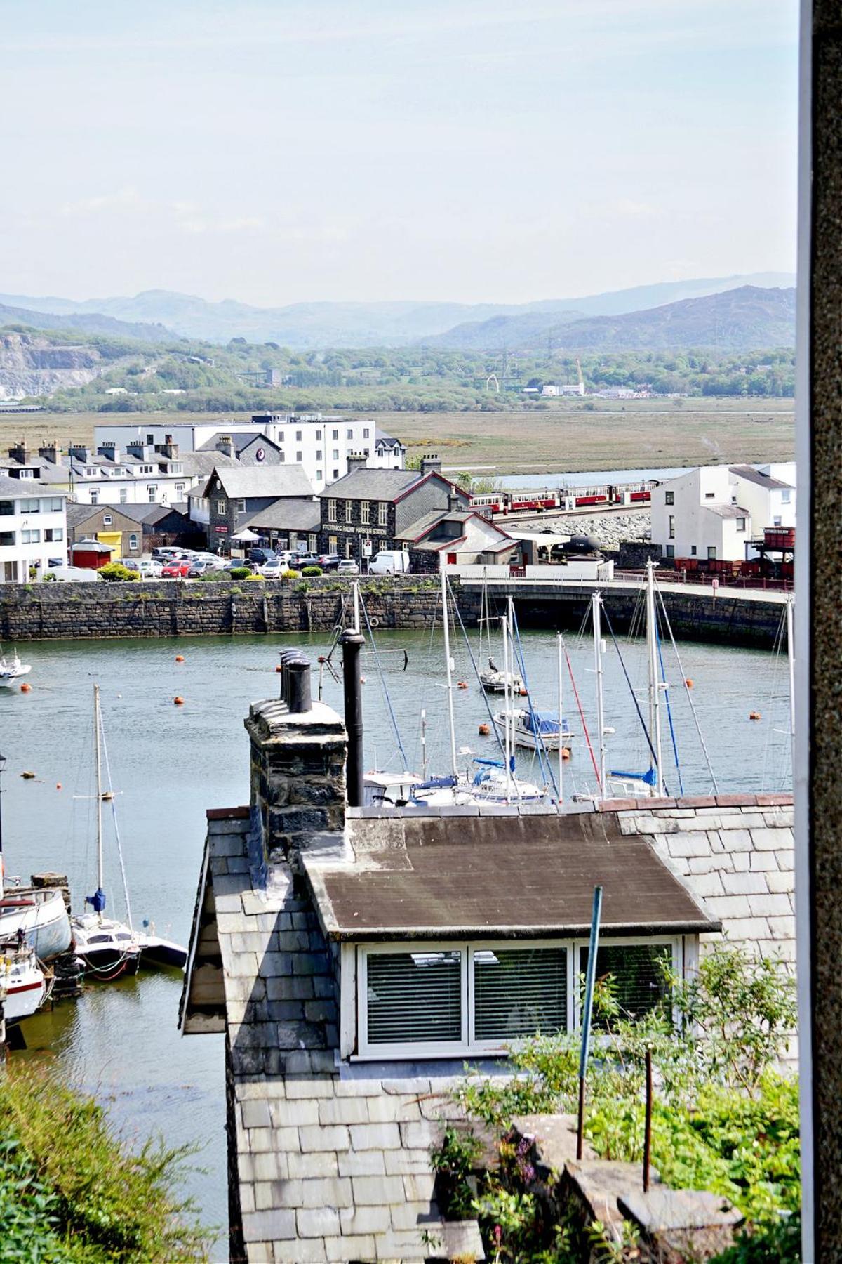Harbour & Mountain Views, Porthmadog House, Sleeps 9, 4 Bedrooms, Two And Half Bathrooms Экстерьер фото